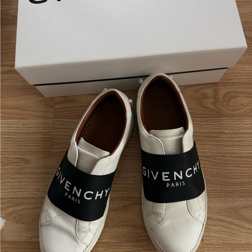 Givenchy Sneakers
